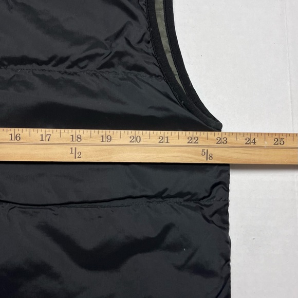 Timberland Nylon Duck Down Reversible (Black Green) Packable Vest Size: M - Picture 9 of 10